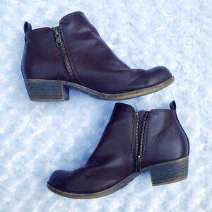 Dunes size 8 side zip dolly brown faux leather bootie